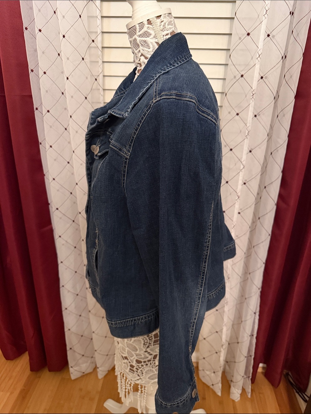 EST. 1946 Women’s Blue Jeans Jacket (32) - Picture 2 of 4